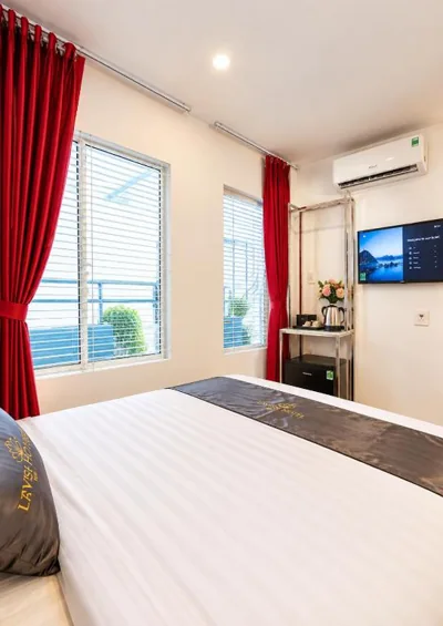 Deluxe-Doppelzimmer mit Balkon — Le Vu Hotel